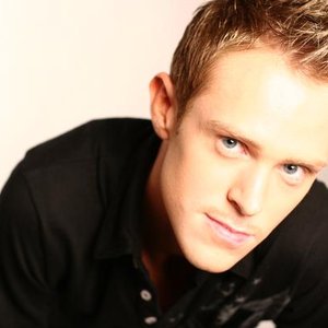 Aaron Sidwell 的头像