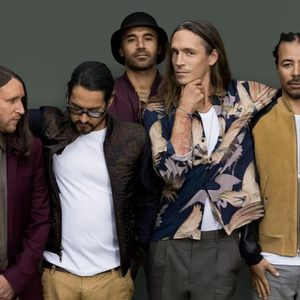 Incubus live