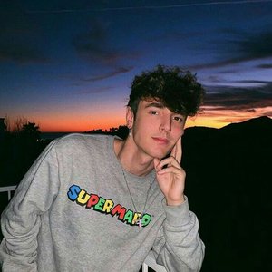 Bryce Hall 的头像