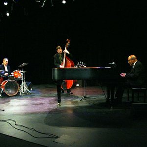 Аватар для The Overton Berry Trio