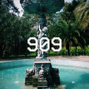 909