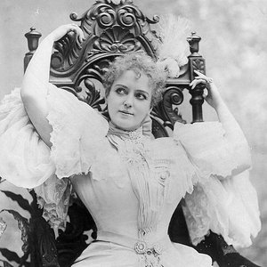 Lillian Russell 的头像