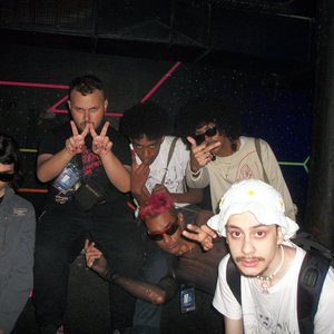 whitenoisekids 的头像