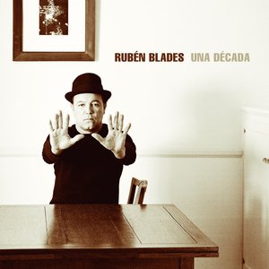 “Una Década”的封面