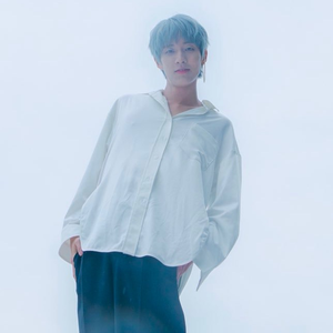 hollAnd photo provided by Last.fm