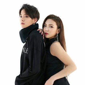 “엠버 × 루나”的封面