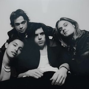 Modern Alibi için avatar