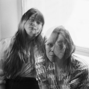 Caroline Davis & Wendy Eisenberg 的头像