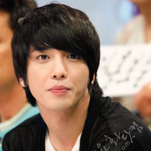 JUNG YONG HWA (CNBLUE) 的头像