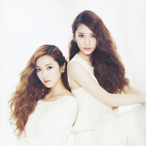 “Jessica & f(Krystal)”的封面