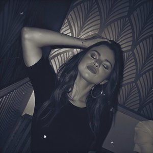 Selena Gomez, 6lack için avatar
