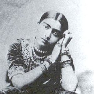 Gauhar Jan 的头像