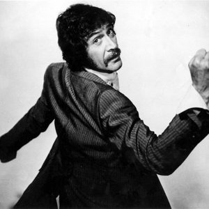 “Peter Wyngarde”的封面