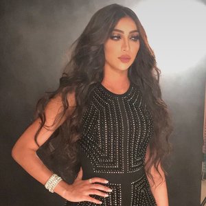 دنيا بطمة 的头像