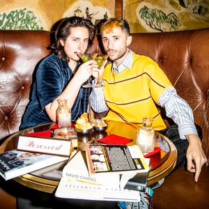 Celebrity Book Club with Steven & Lily 的头像