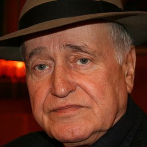 Jan Nowicki 的头像