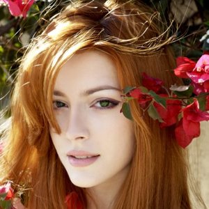 Elena Satine 的头像