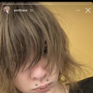 emorave のアバター