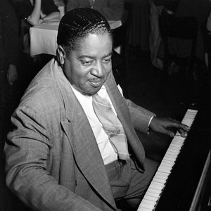 Pete Johnson & His Orchestra 的头像