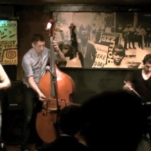 Tim O'Dwyer Trio 的头像