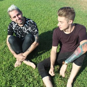 Tyler Carter & Luke Holland 的头像