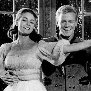 Bill Lee & Charmian Carr 的头像
