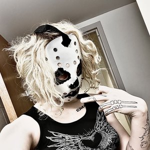 Barbed Wire Barbie 的头像