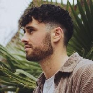 Ethan Hodges 的头像