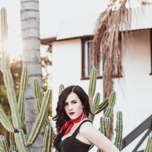 Hayley Marsten 的头像
