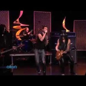 Slash (Feat. Adam Levine) 的头像