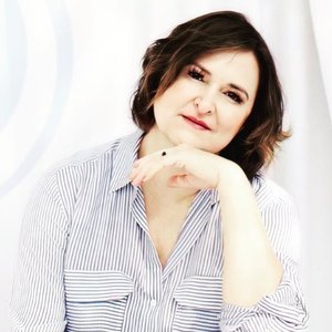 Regina Mota 的头像