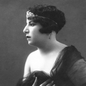 Ghamar Almolouk Vaziri 的头像