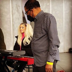 DOMi & JD BECK, Herbie Hancock 的头像