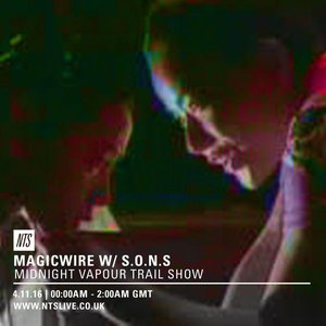 2016-11-04: Midnight Vapour Trail #14