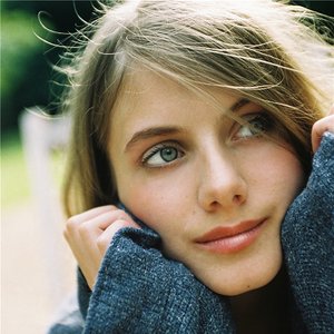 'Mélanie Laurent' için resim