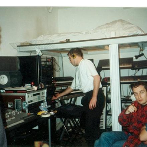 A Foamy Project in Neutral Days photo provided by Last.fm