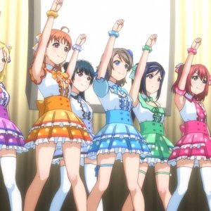 高海千歌(CV.伊波杏樹)、渡辺曜(CV.斉藤朱夏)、松浦果南(CV.諏訪ななか)、黒澤ダイヤ(CV.小宮有紗)、小原鞠莉(CV.鈴木愛奈)、津島善子(CV.小林愛香)、国木田花丸(CV.高槻かなこ)、黒澤ルビィ(CV.降幡愛) のアバター