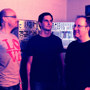 Self Oscillate photo provided by Last.fm