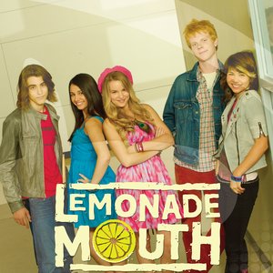 Adam Hicks, Bridgit Mendler, Naomi Scott & Hayley Kiyoko için avatar