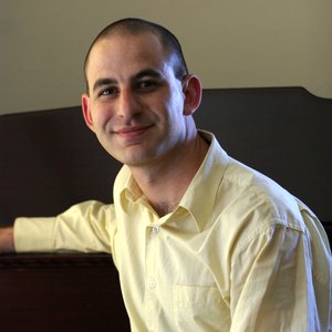 Ezra Weiss 的头像