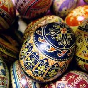 “Finding Easter Eggs”的封面