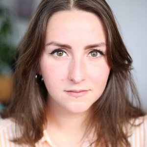 Eva Almagor 的头像