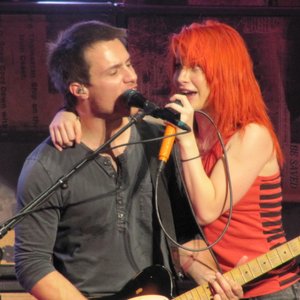 Josh Farro & Hayley Williams 的头像