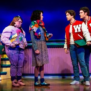 Barret Wilbert Weed, Katie Ladner, Alice Lee, Jessica Keenan Wynn & Elle Mc Lemore 的头像