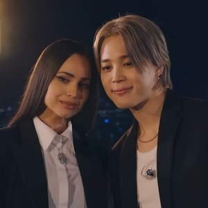 Jimin & Sofia Carson 的头像