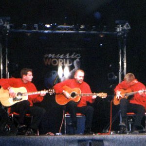 “Trio Balkan Strings”的封面