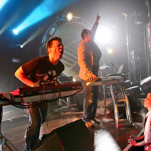 The Crystal Method feat. Franky Perez のアバター
