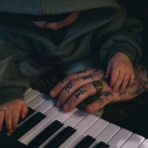 FRÍ DOM (Deluxe)