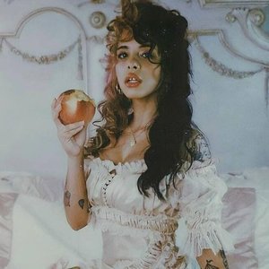 Melanie Martinez のアバター