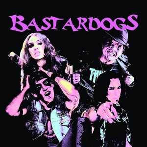 “Bastardogs”的封面